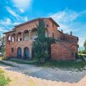 historic houses for rent in umbria